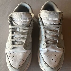 Nike Men's White and Light Gray Sneakers